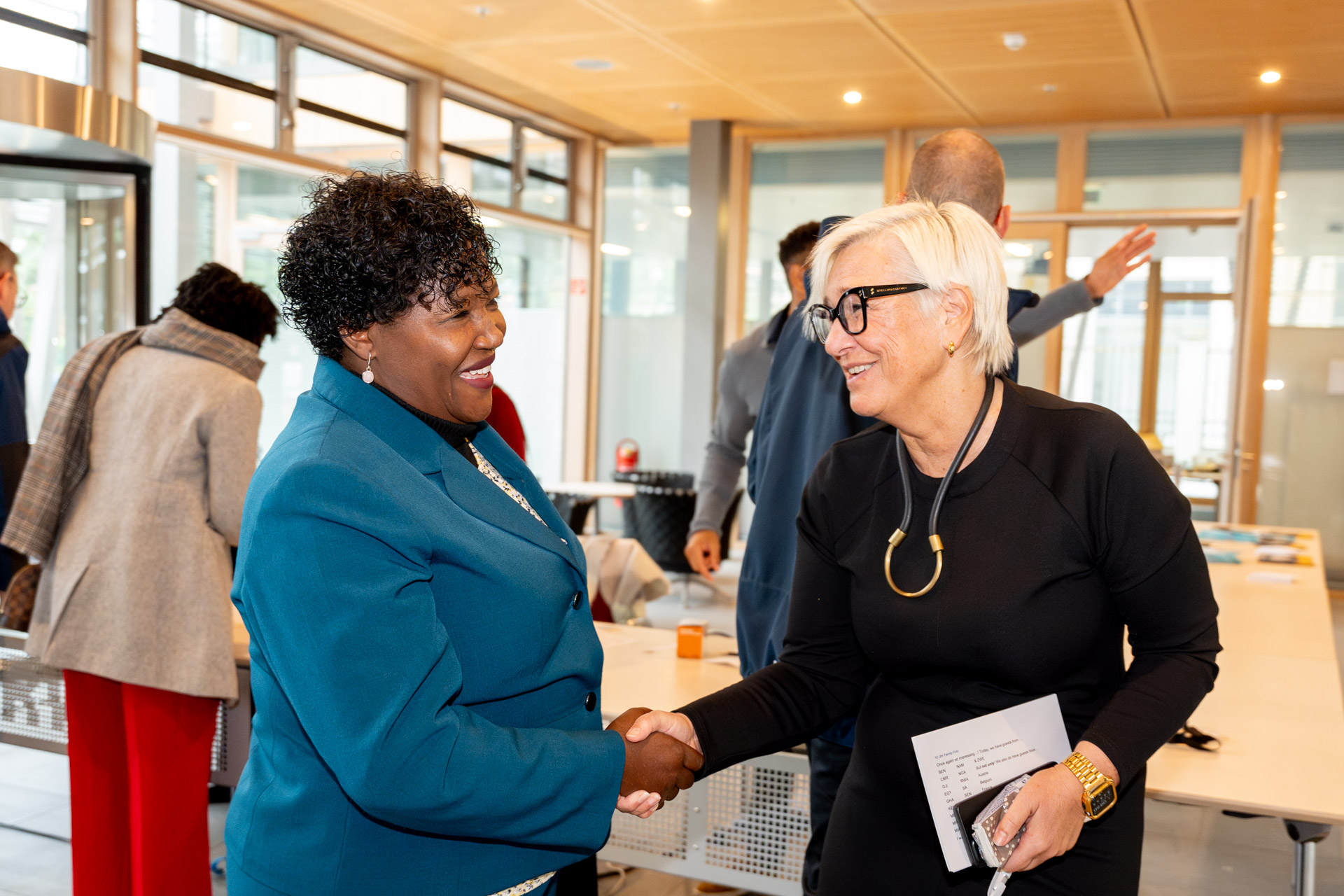 Claudia Voß, Afrika Verein mit Chikondano Christina Mussa, Secretary for Labour, Malawi